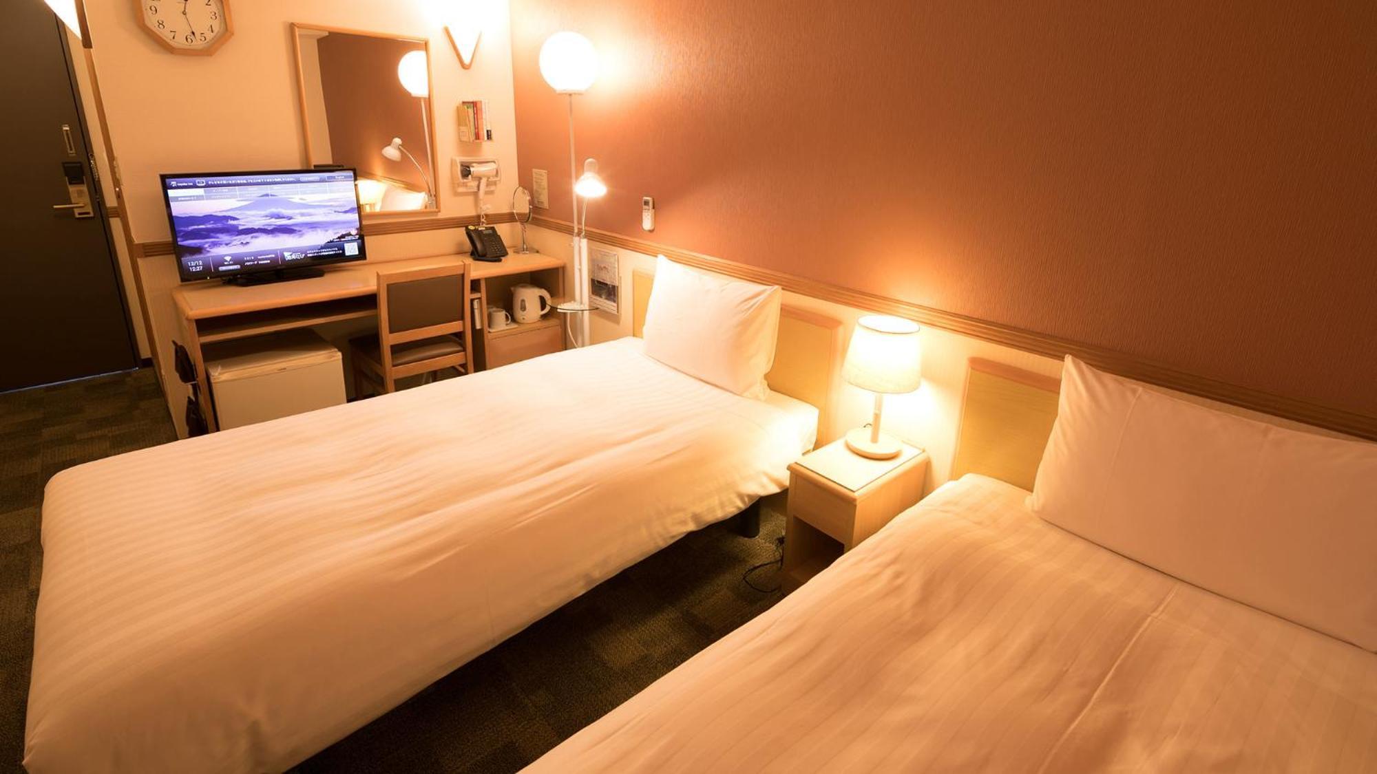 Toyoko Inn Matsuyama Ichibancho Номер фото