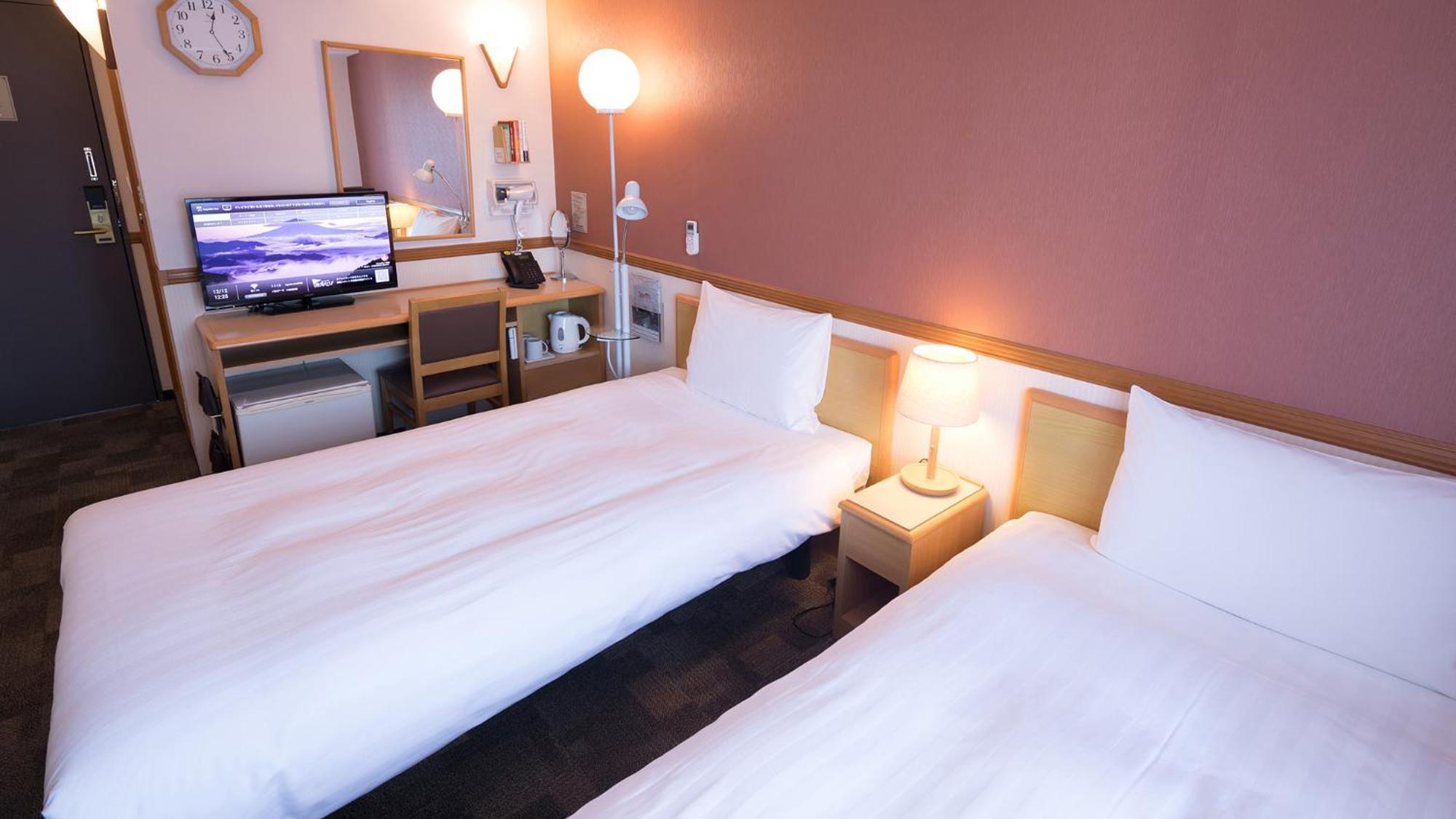 Toyoko Inn Matsuyama Ichibancho Номер фото